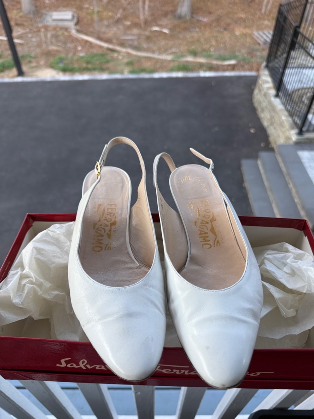 Salvatore Ferragamo White Leather Slingback Pumps vintage quite luxury classic